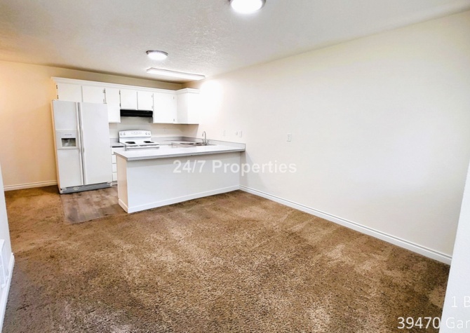 Apartments Near Remodeled 1 BD 1 BA in Sandy! 