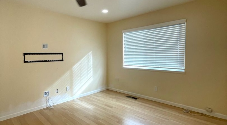Lovely 3 Bedroom 2.5 Bath home for rent in Hayward