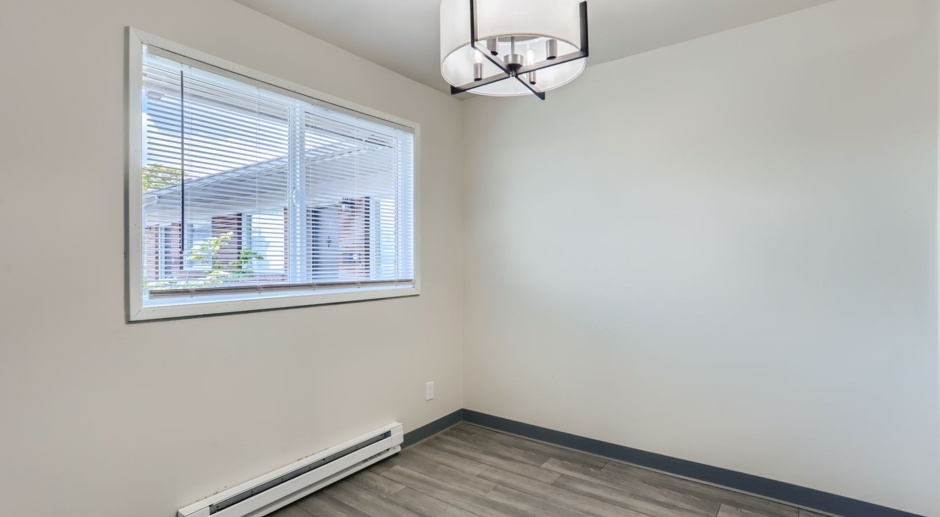 Stunning Renovated Bottom Floor 1 Bed 1 Bath Ready Now! Don't Miss Out!