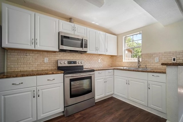 Stop searching! You have found the perfect place to rent in the Seminole Heights community.