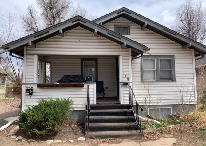 Houses Near STUDENTS WELCOME! 1 Block North of CSU - 2 Bed 1 Bath Upper Half of Duplex - Students Welcome
