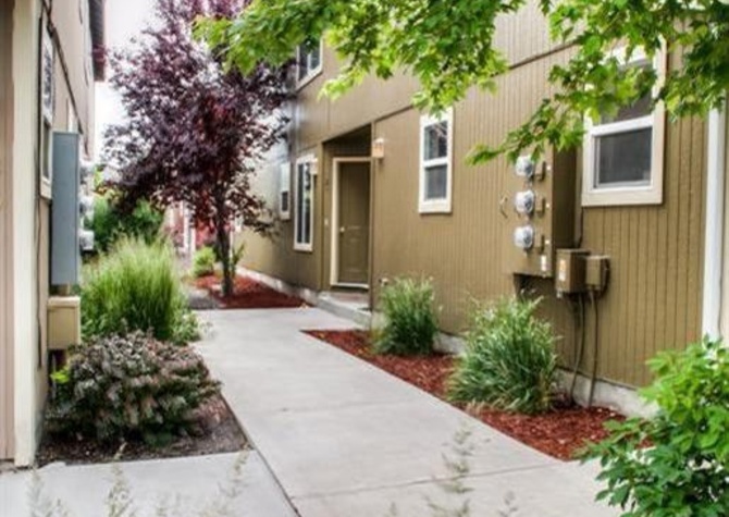 Houses Near Spacious 2 bedroom 1.5 town home in the heart of Redmond.