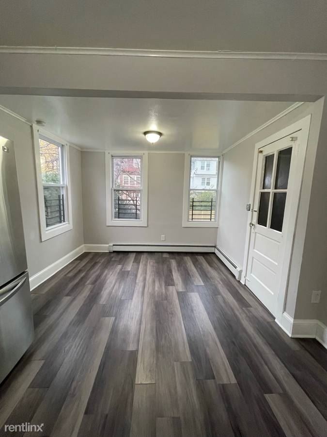 Spacious 4 Bedroom, 1 Bathroom Apartment On 2nd Floor Of Private Home - Located In Yonkers