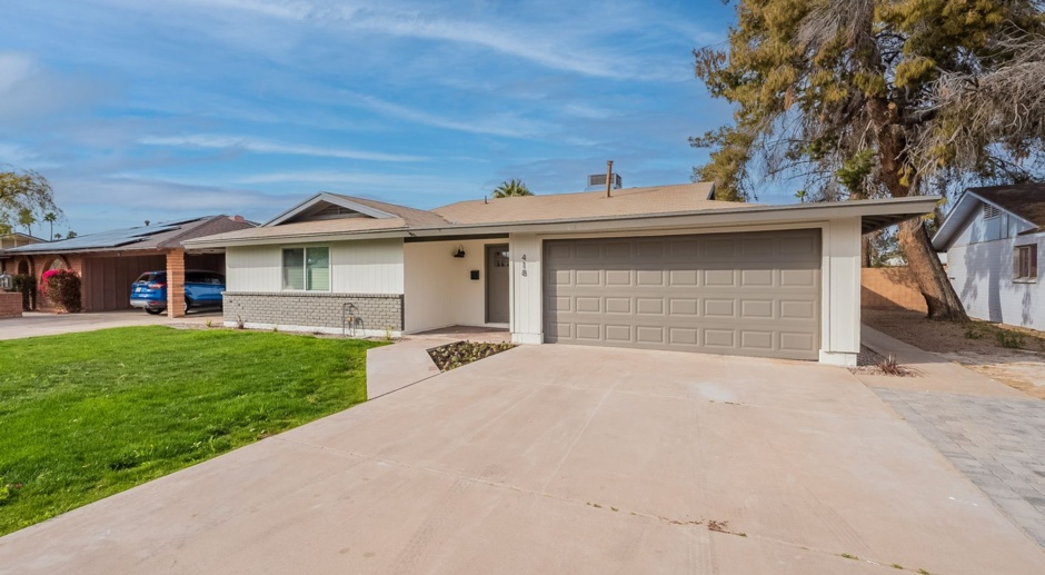 Stunning Clean Updated Home in Tempe!
