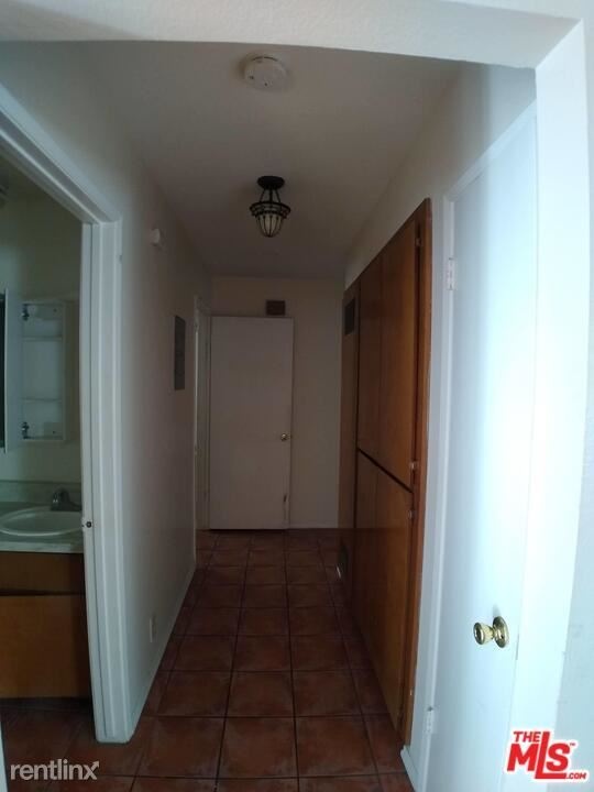 229 Roswell Ave Apt A