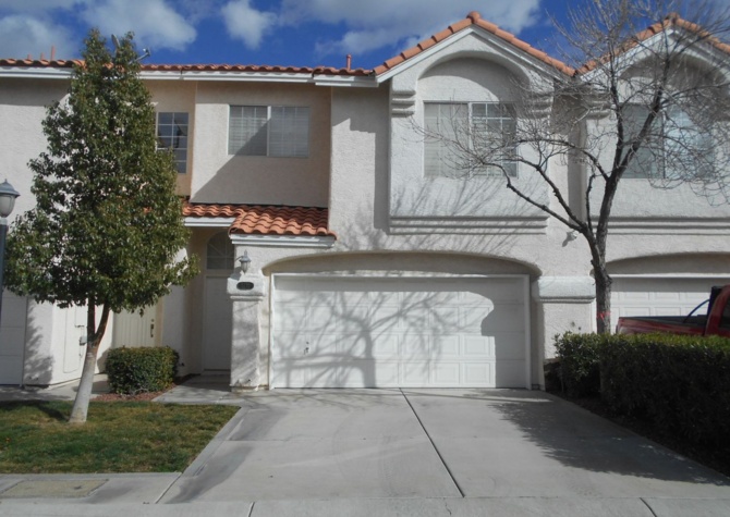 Houses Near Beautiful townhouse located in the vibrant city of Las Vegas!