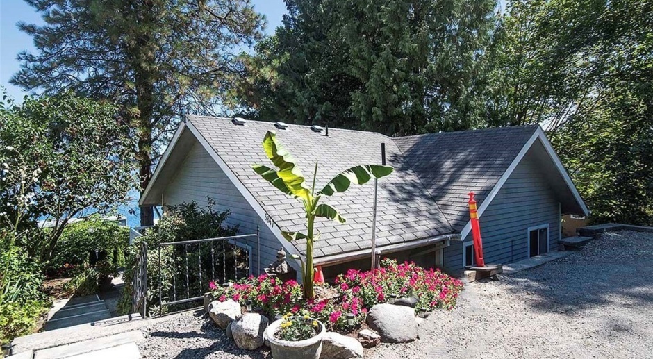 3 bed / 1 bath home with stunning 180 degree view of Lake Washington!