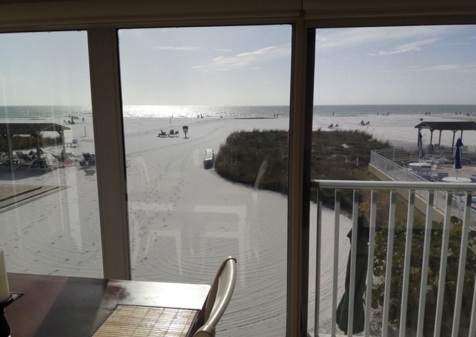 Houses Near Annual turnkey furnished spacious 3/3 condo on the sand of Crescent Beach on Siesta Key!