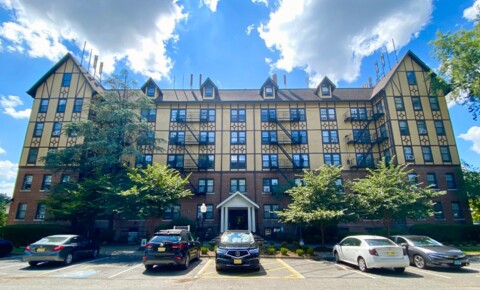 Apartments Near LIU Hillside Gardens Apartment Homes for Long Island University Students in Brooklyn, NY