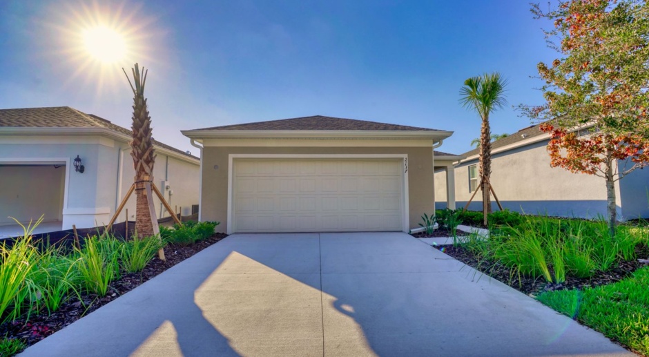 BEAUTIFUL Brand New 4/2 home in Deland