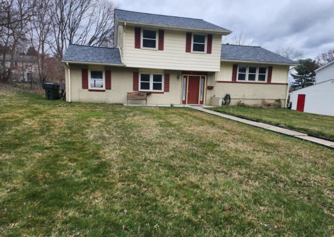 Houses Near Newly renovated 3 bedroom home in Newark