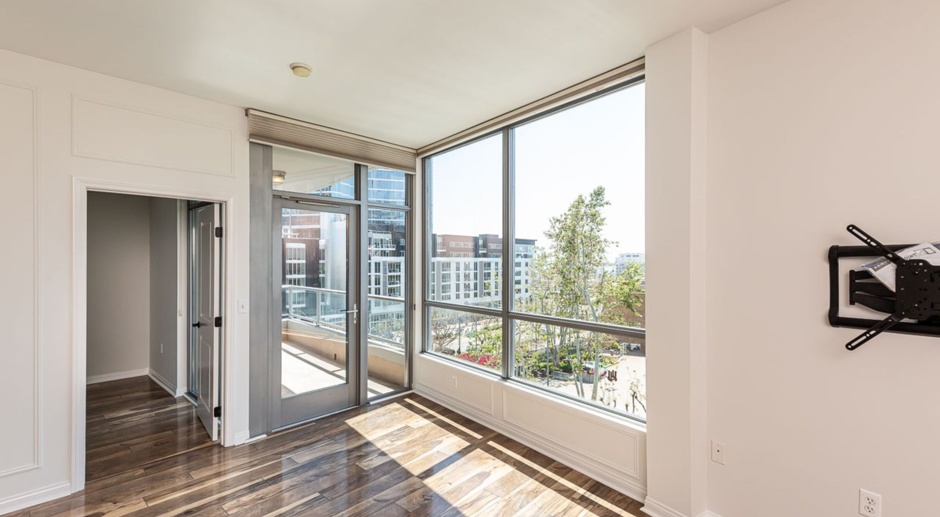 *** STEPS FROM PETCO PARK, IN THE HEART OF EAST VILLAGE, 2/2 WITH STUNNING UPGRADES ***