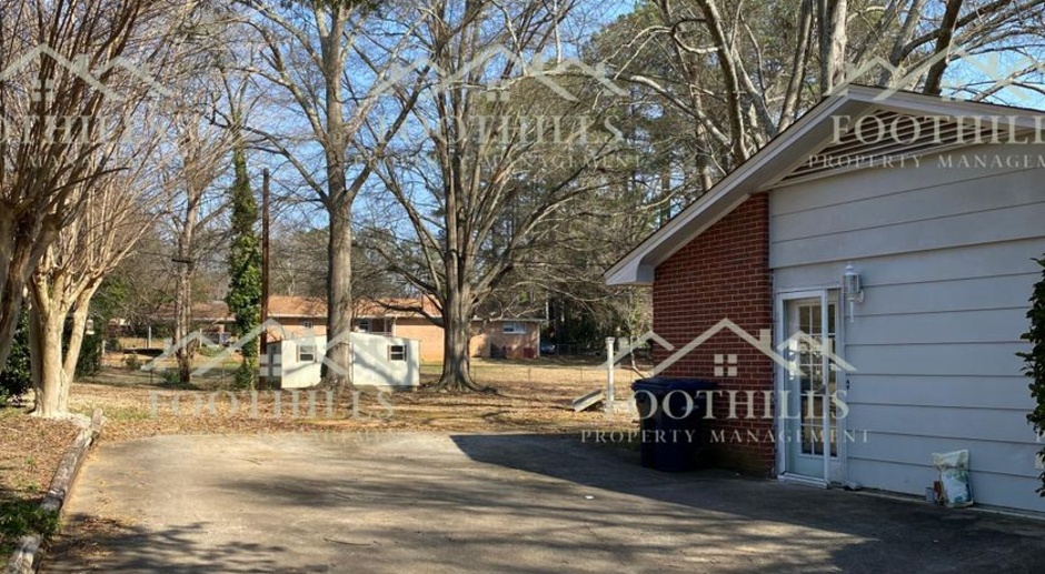 Charming 3BR/2BA Brick Home with Bonus Room and New Appliances at 606 Rantowels Rd, Anderson, SC 29621! Ideal Location for Shopping, Schools, and AnMed!