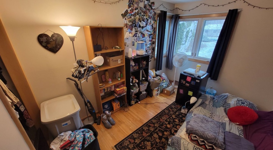 AVAILABLE JUNE - 5 Bed 2 Bath Near Campus 