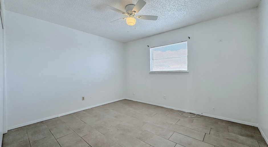 East El Paso Gated Refrig A/C 2bed Townhome w/pool access