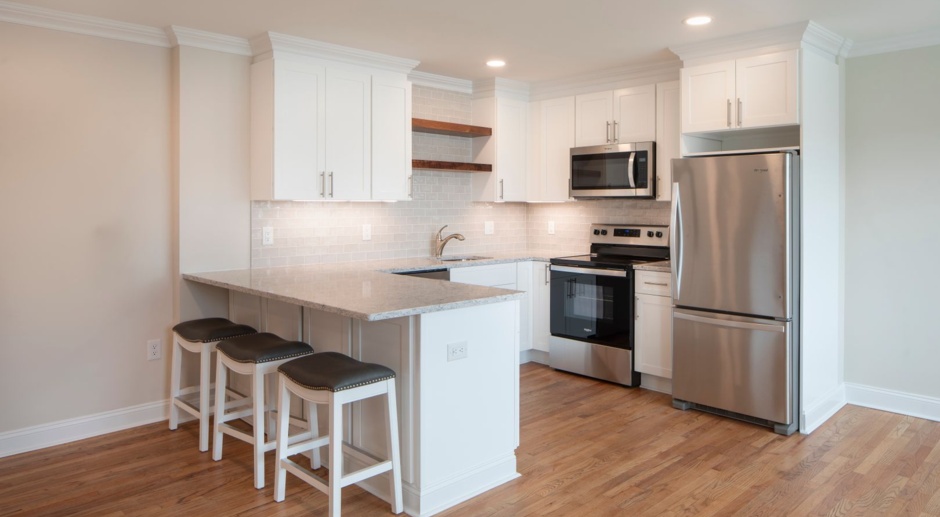 The Parkview at Polifly: In-Unit Washer & Dryer, Heat and Water Included, and Cat & Dog Friendly