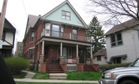 Apartments Near Marquette 1579 N. Warren Ave....Available June 1st for Marquette University Students in Milwaukee, WI