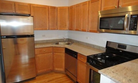 Apartments Near NEIU 1828 W Lawrence Ave for Northeastern Illinois University Students in Chicago, IL