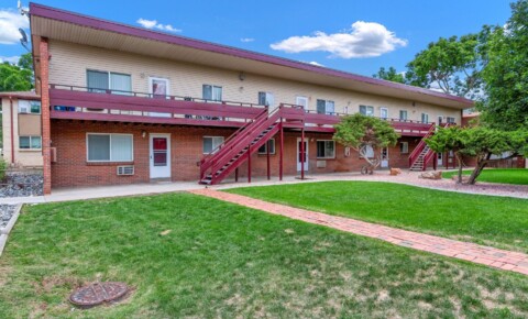 Apartments Near CSM Cedar Court Apartments (Arvada) for Colorado School of Mines Students in Golden, CO