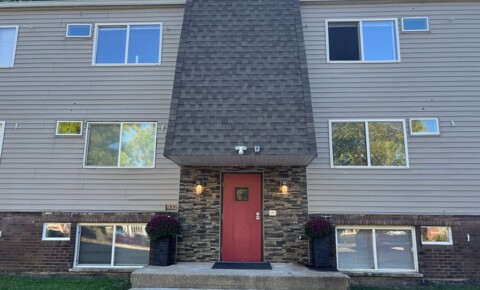 Apartments Near RWC Chateau 932-938 for University of Cincinnati-Raymond Walters College Students in Blue Ash, OH