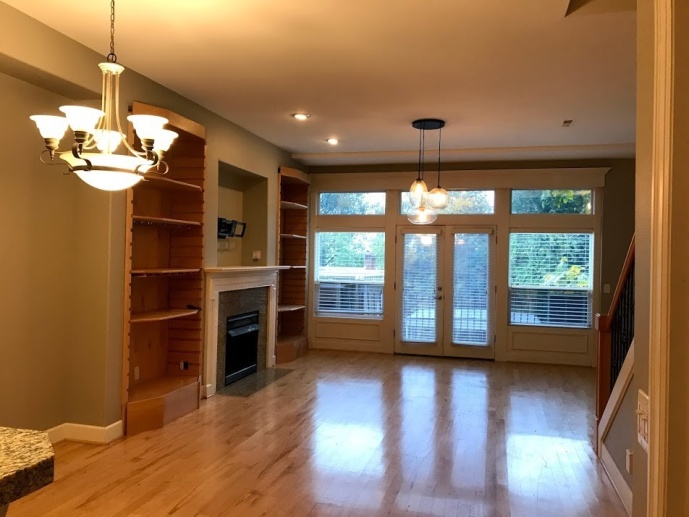 Beautiful SW Portland 2 Bedroom Townhome Overlooking the South Waterfront, Minutes to OHSU, Johns Landing and Downtown