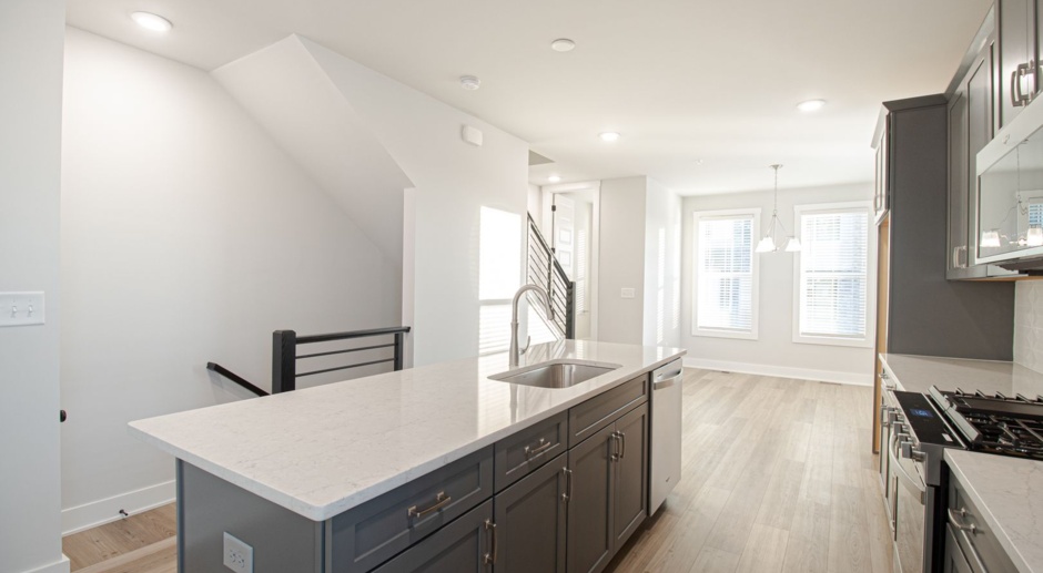  Luxury New Construction Townhome in South End!