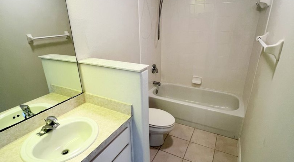 Lovely 2 Bedroom 2 Bathroom home in 55+ Royal Highlands Leesburg Florida