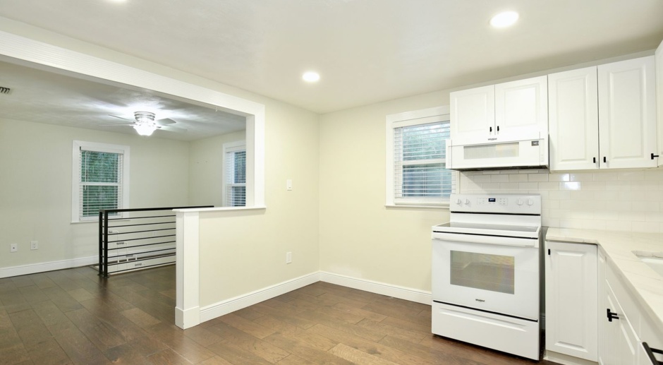 Gorgeous 1/1 Modern Apartment with 1 Car Garage in High End College Park - Orlando! 