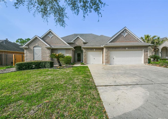 Houses Near Remarkable & rare spacious 1-story GOLF COURSE LOT in the coveted Lakes at Countryplace! Boasting of pristine maintenance inside and out, this home is sure to please. A formal entry greets you with soaring ceilings & a large formal dining/ living entry, s