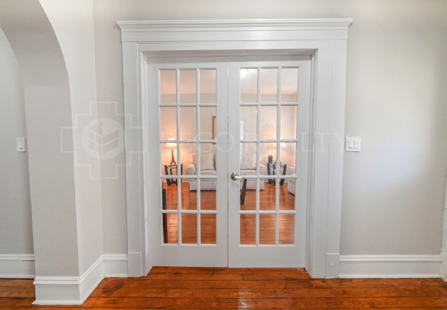 Charming colonial house with modern touches about three blocks from Trinity College 