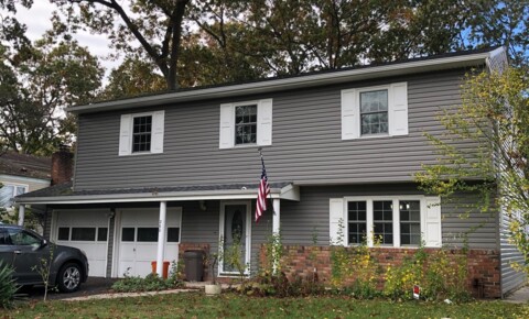 Houses Near New York Institute of Beauty Newly Renovated 4 Bedroom 2 1/2 Bath Colonial for Rent!! for New York Institute of Beauty Students in Islandia, NY