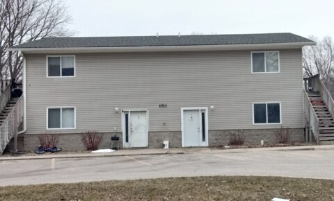Apartments Near South Central  College-Faribault 2 Bedroom Main Floor in Faribault for South Central  College-Faribault Students in Faribault, MN