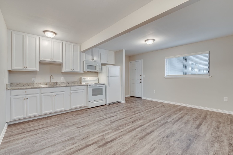 Oak Street Flats: $0 Deposit* Limited Time Offer Ranch Style Fully Remodeled Come Check Us Out