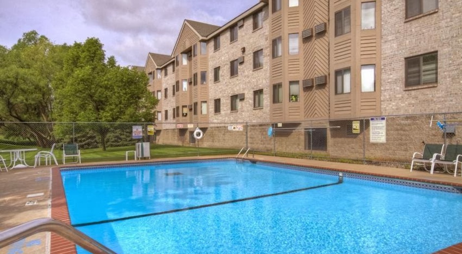 Sterling Ponds Apartments