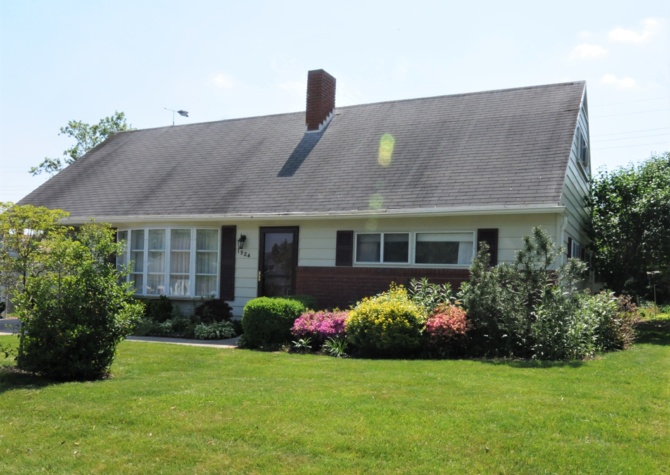 Houses Near Immaculate Cape Cod for Lease