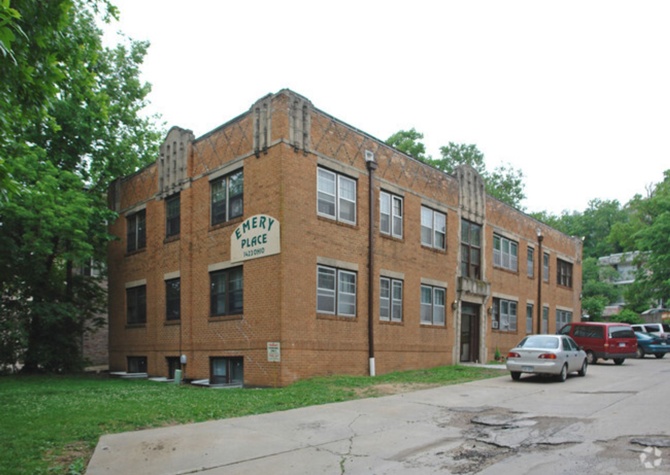 Apartments Near Emery Place