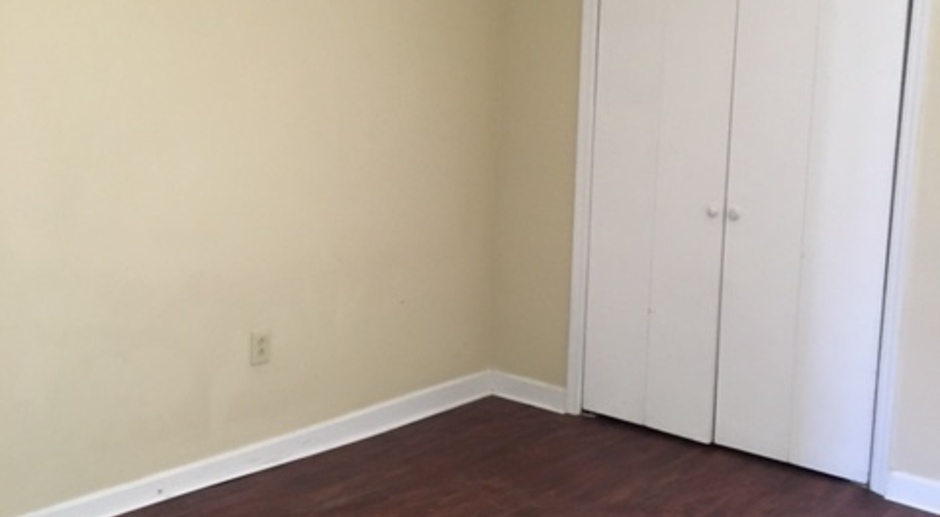 2 Bed/1 Bath  Plus Office, Walk to Edgehill Village, Off Street Parking, Minutes to Belmont and Vandy