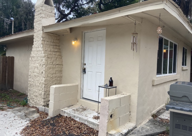 Houses Near Quaint and cozy 1 bed/1 bath detached in law suite in Belleair!!