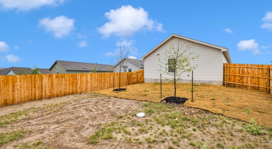 Beautiful Rental Home Located near 410 and Old Pearsall Rd. | Available for ASAP move in! 