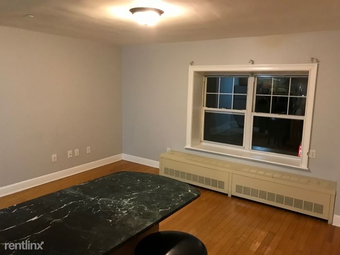 Updated 1 Bedroom Apartment Located in New Rochelle