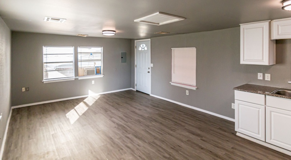 *$200 Move-In Special* $200 Off First Month's Rent Charming and Convenient: Discover 1222 NW 8th Street in Vibrant Oklahoma City