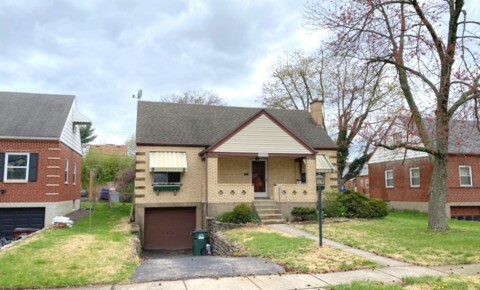 Houses Near The Mount *Charming 3BR, 1BA, Cape Cod located near Drake Center in Hartwell* for College of Mount St. Joseph Students in Cincinnati, OH