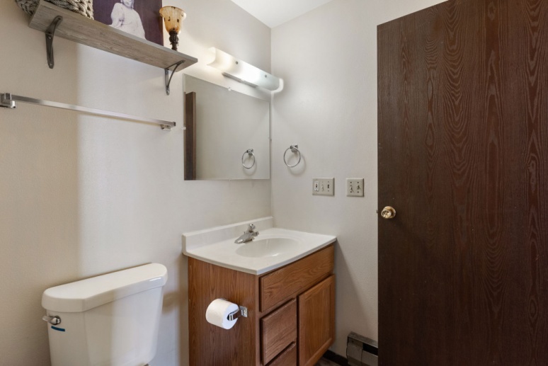 Wauwatosa 2 bedroom with heat and underground parking - **MOVE IN SPECIAL!!**