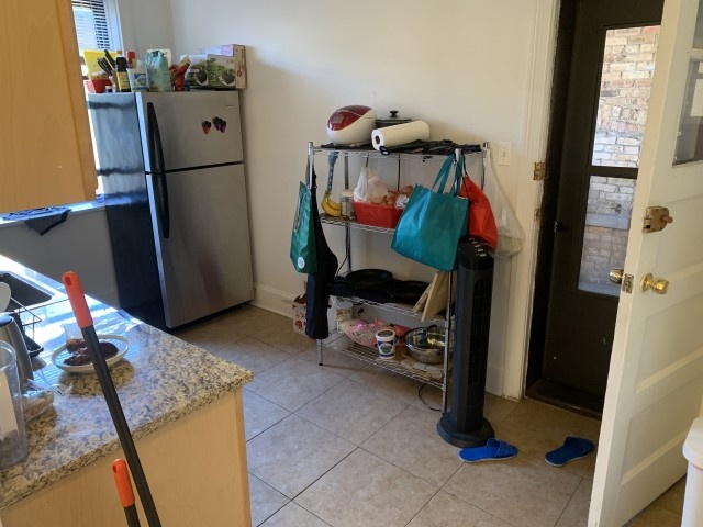 2 Subletters in 3 Bedroom Apartment near NU