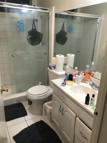 Unfurnished bedroom with private bathroom for $1285 + 1 month deposit. 
